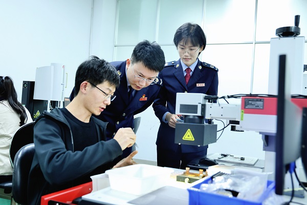 合規(guī)護(hù)航強(qiáng)根基，專精特新企業(yè)釋放創(chuàng)新動(dòng)能 信息電子技術(shù)服務(wù)領(lǐng)域觀察